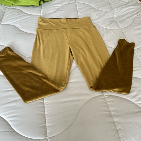 Aerie Gold Velour Leggings - Picture 1 of 4